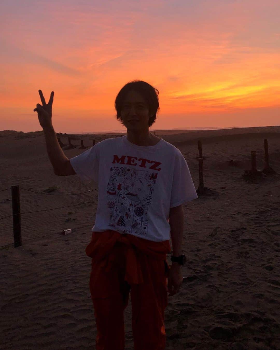 のインスタグラム：「Hello! 5:18 a.m. Photo: @amano_onama」