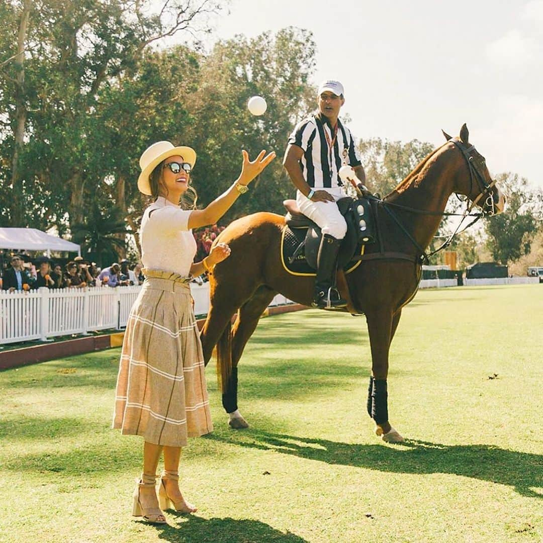 ジェイミー・チャンさんのインスタグラム写真 - (ジェイミー・チャンInstagram)「🌱🐎 🍾 Round 2? @thealist.us」10月2日 7時13分 - jamiejchung