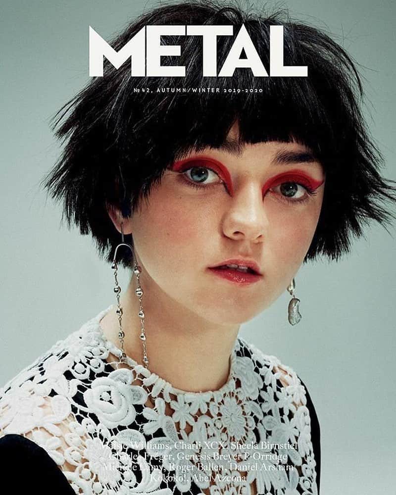 メイジー・ウィリアムズのインスタグラム：「low-key, high-key, f-sharp major key obsessed w this cover for @metal_magazine 🐞 👵🏻 🦇 🕷 👦🏻 shot by: @teddyiborra  styled by: @monicazaframata  casting: @tidecasting  makeup: @anatakonyourface  hair: @shun.hairhead」