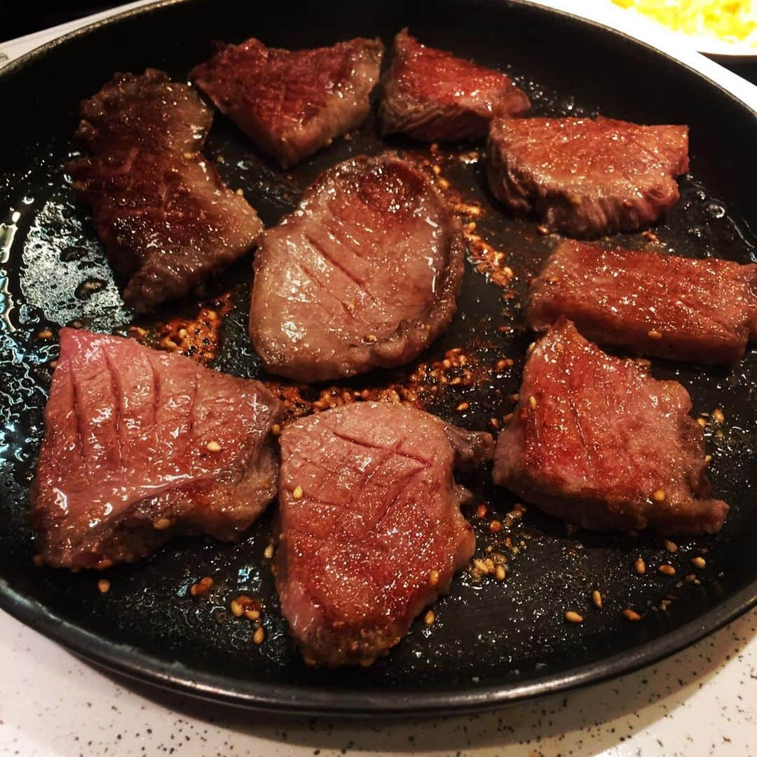 ほんこんさんのインスタグラム写真 - (ほんこんInstagram)「昨夜の大阪ナイト 旨い焼肉&久しぶりのカラオケ マレさんの退院祝い #大阪ナイト #焼肉  #カラオケ #ないしょ  #旨い焼肉 #退院祝い #お忍び場所 #ほんこん」10月1日 23時10分 - hongkong2015_4_9