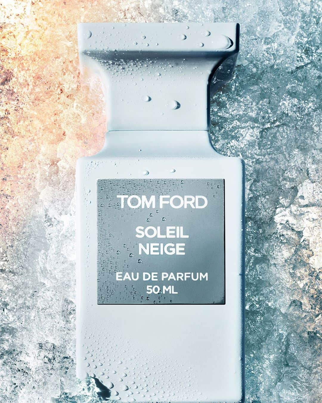 トムフォードさんのインスタグラム写真 - (トムフォードInstagram)「Crystalline. Cool. Escapist. The remote holiday of Tom Ford Soleil traverses from Courchevel to Megève, snow and ski destinations inspiring Soleil Neige. @tomfordbeauty #TOMFORD #PRIVATEBLEND #SOLEILNEIGE」10月1日 23時49分 - tomford