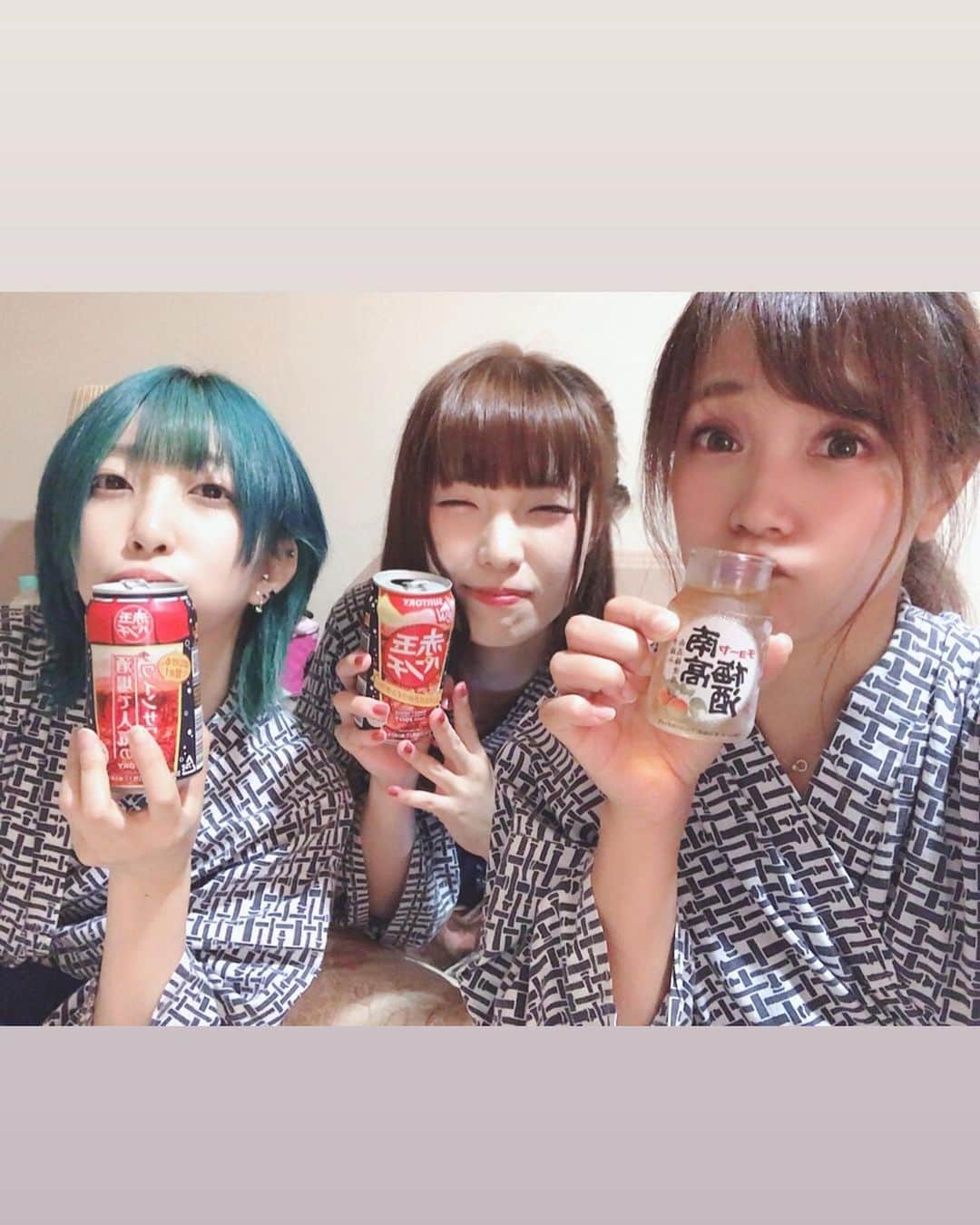 佐藤梨菜のインスタグラム：「北海道でお酒しか呑んでない笑 これ以外にもたくさん呑みました、遠征あるあるだね🍶 #feam #アイドル #北海道 #遠征 #酒 #呑兵衛 #いいね歓迎 #フォロー希望 #좋아요 #좋아요환영 #팔로우미 #셀카 #셀카샷」