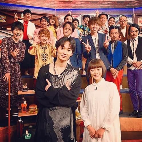 河井ゆずるさんのインスタグラム写真 - (河井ゆずるInstagram)「ウチのガヤご覧頂いた皆さんありがとうございました！！ 綾野剛さんと杉咲花さんのゲストの回にも出させて頂いてますので是非観てください☺  #なんで綾野剛のインスタにこいつやねんわらいわらい」10月2日 1時04分 - kawaiyuzuru