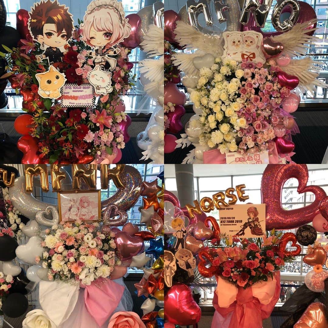 なるせさんのインスタグラム写真 - (なるせInstagram)「あらためまして XYZTOUR 日本公演ぜんぶおしまいしました！ 本当に楽しいツアーだったなと思います これからみんなも巻き込んで楽しいことができるように考えてるから 一緒にたのしいことしような 写真は水を飲むわたしと お花たち！たくさんありがとうござます綺麗〜！お手紙もありがとう〜めちゃおおい うれしい！ 海外公演もありますので一緒にみんな応援しよう(わたしは出ませんので家で応援) みんながんばれええ！」10月2日 1時33分 - nqrse