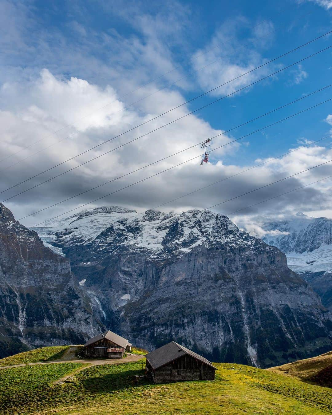 Wonderful Placesさんのインスタグラム写真 - (Wonderful PlacesInstagram)「Grindelwald - Switzerland ✨❤️❤️❤️✨ Tag your friends!!! @grindelwaldfirst @grindelwald_eiger @myswitzerland . Pics by @cbezerraphotos  #grindelwald #grindelwaldfirst #inlovewithswitzerland」10月2日 2時49分 - wonderful_places