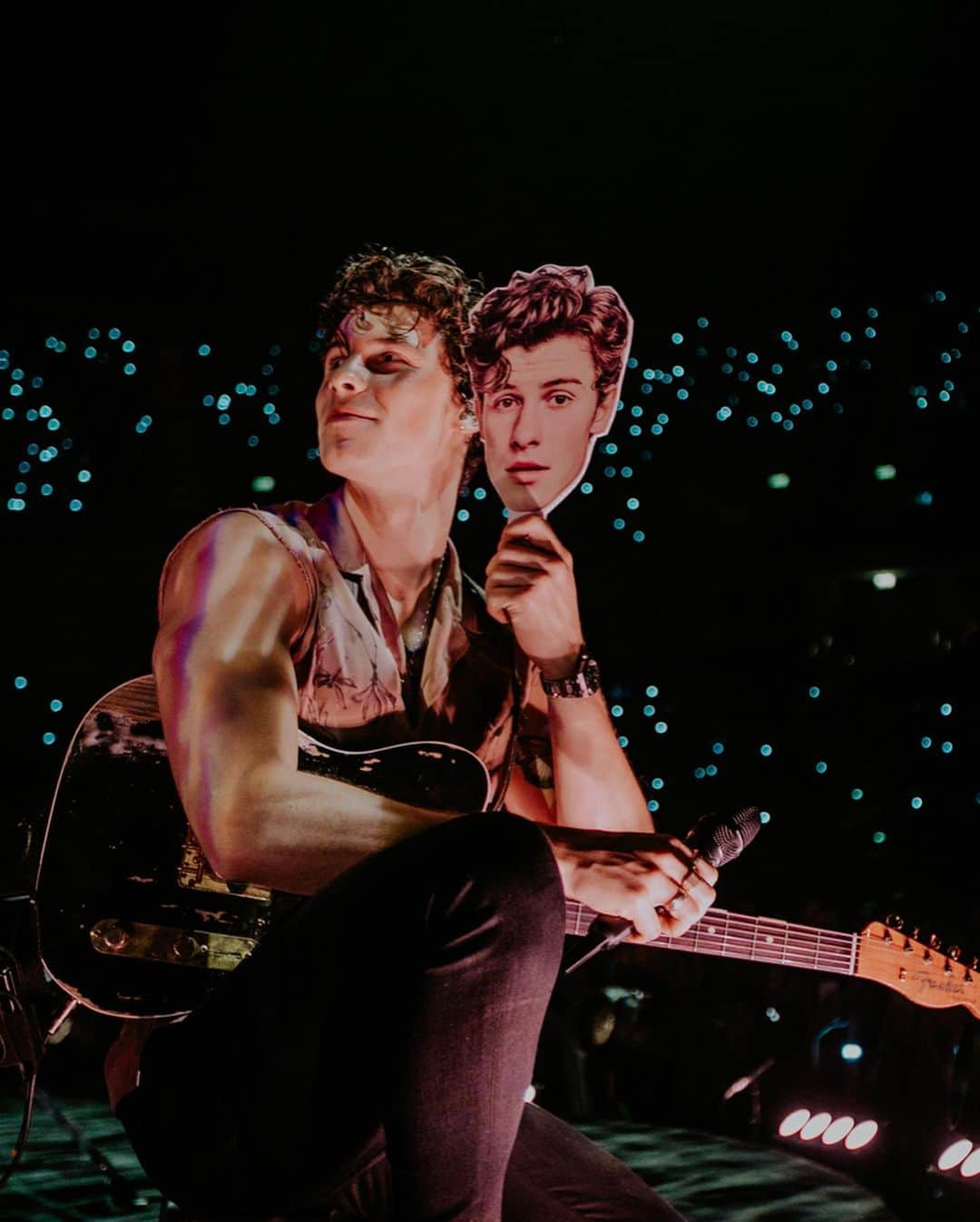 ショーン・メンデスさんのインスタグラム写真 - (ショーン・メンデスInstagram)「The smiliest people on the earth! I love you Bangkok. Thank you for being so fun 🖤 @josiahvandien」10月2日 3時22分 - shawnmendes