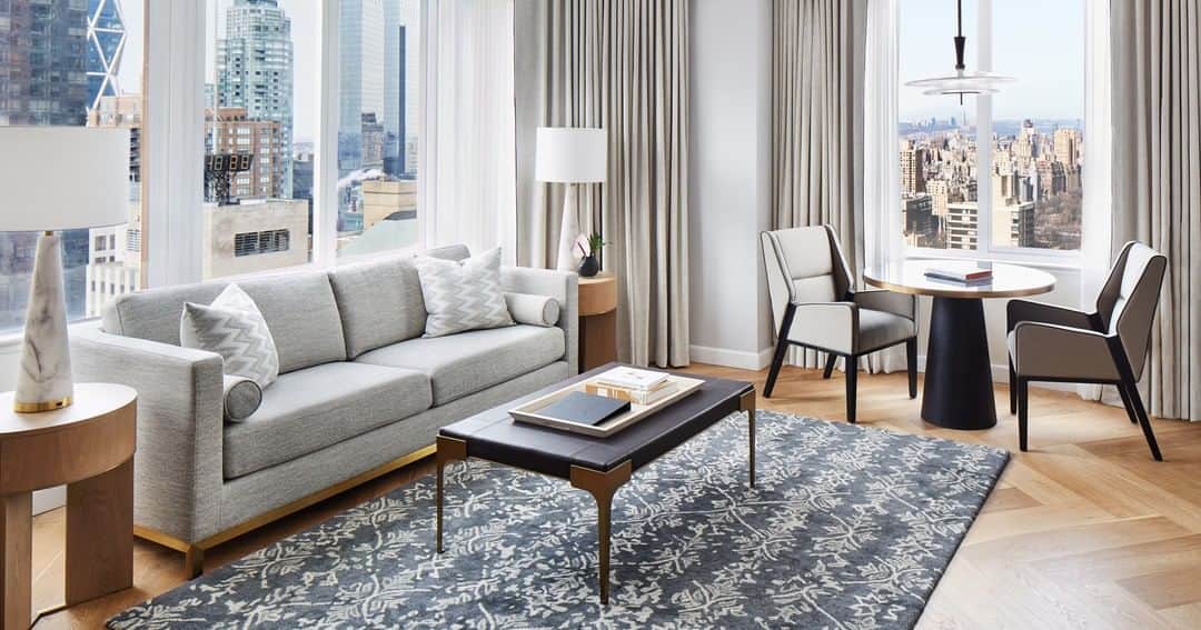 Conrad Hotelsのインスタグラム：「Experience the best of New York City at @conradnymidtown, now open! Located steps from Central Park, the hotel features spacious suites and thoughtfully curated design. #StayInspired」