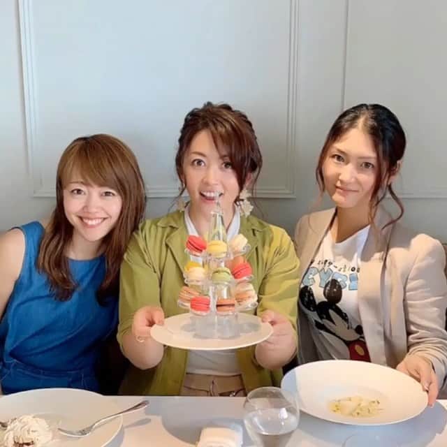 のインスタグラム：「. Today’s lunch  very 😋 yummy 💗 . . 今日は女子会ランチ . #青山千景 ちゃんとも久々に会えたし ゆりんごちゃんにはこの後オフィスにも連れて行って貰いました💞 . ガールズトーク楽しいね✨ お料理もめちゃくちゃ美味しかったから話も弾む弾む . 制作に一週間かかる豚のやつ特に美味しかった←うまく名前を伝えられず（笑） . . #オプトゥニールケイ 011-222-7030 #北海道 #札幌市中央区 南3条西5-36-1 F.Dress 五番街ビル 5F https://tabelog.com/hokkaido/A0101/A010103/1055439/ @fujiyamaru . =============== 私の食べ歩きの記録は Gourmet food information 제 외식기록 ↓↓↓ #sayaka動画 =============== . . #札幌ランチ #札幌グルメ #札幌食べ歩き #札幌 #札幌市 #sapporofood #sapporo #北海道グルメ #北海道ママ #札幌ママ #札幌女子会 #札幌食べ歩き #札幌フレンチ #フレンチ #たべすたぐらむ #お昼ご飯 #ひるごはん #ランチ巡り #ランチ🍴 #さっぽろ #hokkaidofood #hokkaidojapan #hokkaidolikers #frenchstyle #japanesegirl」