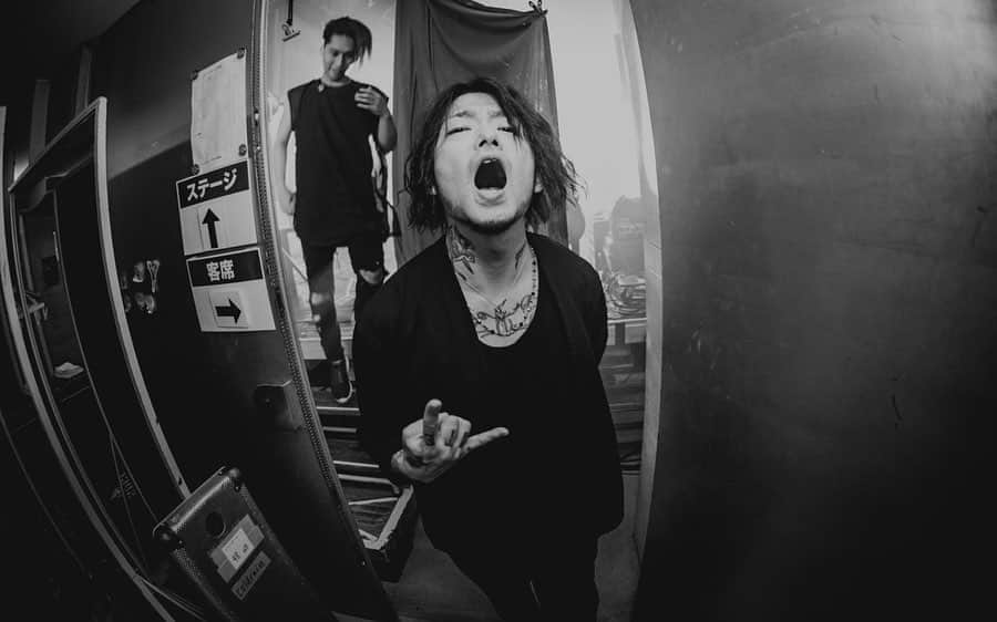 coldrainさんのインスタグラム写真 - (coldrainInstagram)「TAKAMATSU Other Cuts  Photos by @yamada_mphoto  #coldrain  #thesideeffects」10月2日 16時55分 - coldrain_official