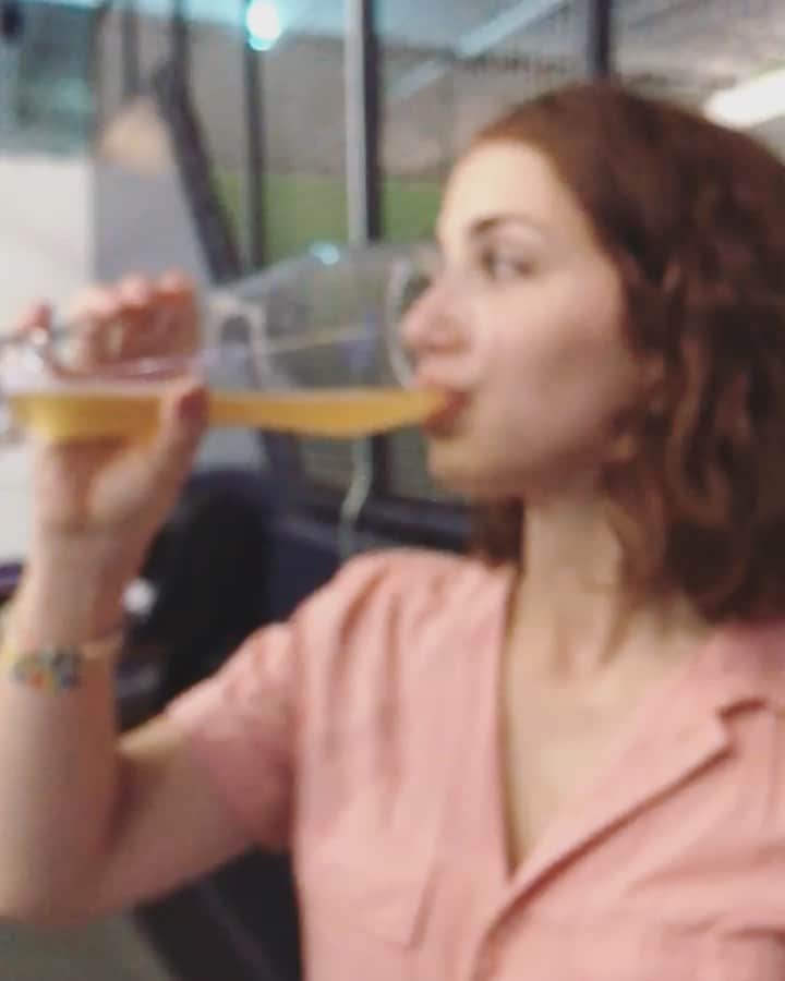 エミリー・ラッドのインスタグラム：「it’s been over a month since #fearstreet filming ended. this is me prepping for the trampoline park at the wrap party after @ryan_the_ryan (or someone?????) said “emily you don’t need to do that”」