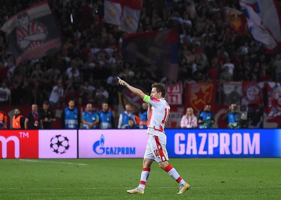マルコ・マリンのインスタグラム：「🔴⚪️🔴 @crvenazvezdafk ❤️」