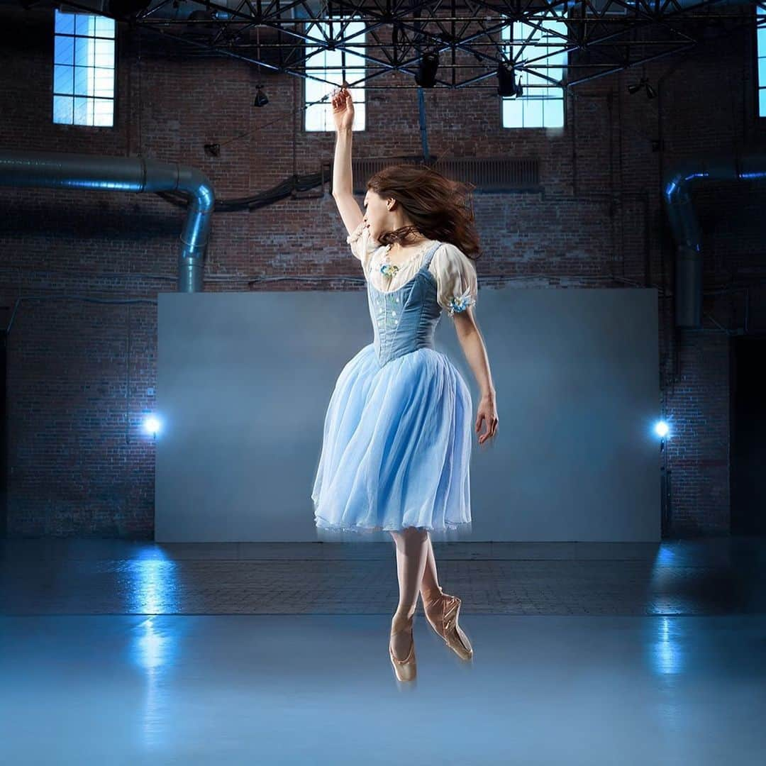 倉永美沙さんのインスタグラム写真 - (倉永美沙Instagram)「From the photo/video shoot of Giselle for Boston Ballet 💙 Happy #tututuesday Photo by @rachelnevillephoto 1月に行われたボストンバレエのジゼルのプロモーションビデオ、写真の撮影より。#ballet #giselle #ballerina #ballerinalife #happy #happiness #dance #art #幸せ #バレエ #バレリーナ #rehearsal #travellife #work #wroldtraveler #travellife #fly」10月2日 8時59分 - misakuranaga