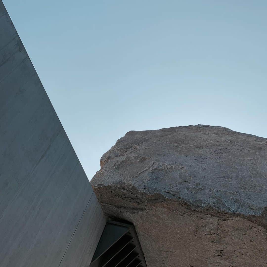 マイロ・ヴィンティミリアのインスタグラム：「LACMA. Los Angeles, CA. MV」