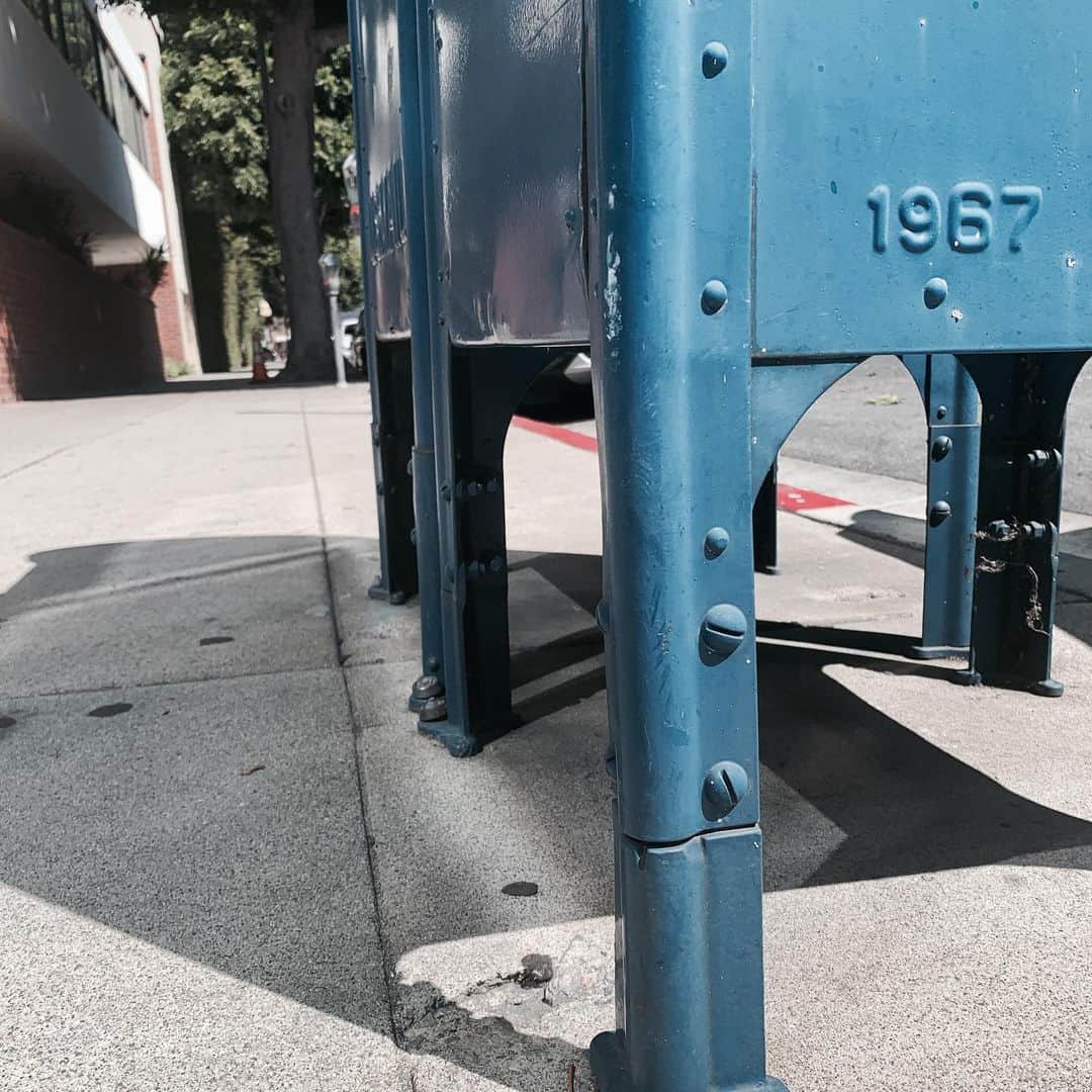 マイロ・ヴィンティミリアのインスタグラム：「USPS 1967. Beverly Hills, CA. MV」
