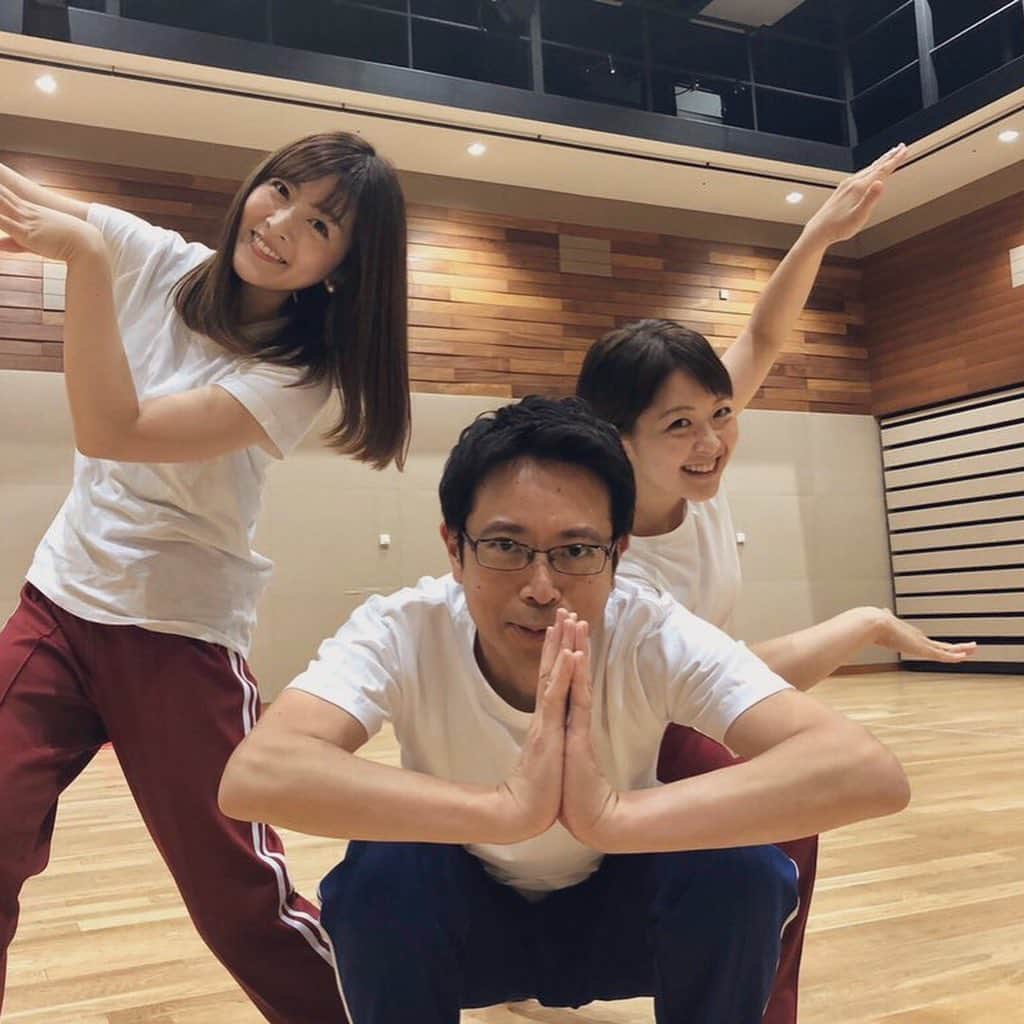 中村秀香のインスタグラム：「‪今朝は #すまたん スタジオ（エンタメ）担当でした！‬ ‪ありがとうございました😊 ‬ . ‪  １０月１２日（土）‬ ‪『#関西やってみなはれ博覧会 〜知らんけど〜』@大阪城ホール‬ . ‪あと１週間と少しです💦 ‬ . ‪  世界大会で優勝経験のあるダンスチーム、 #エヌイズム の皆さんに励まされながら…ダンス練習しております💪‬ .  #野村明大 #諸國沙代子 #中村秀香」