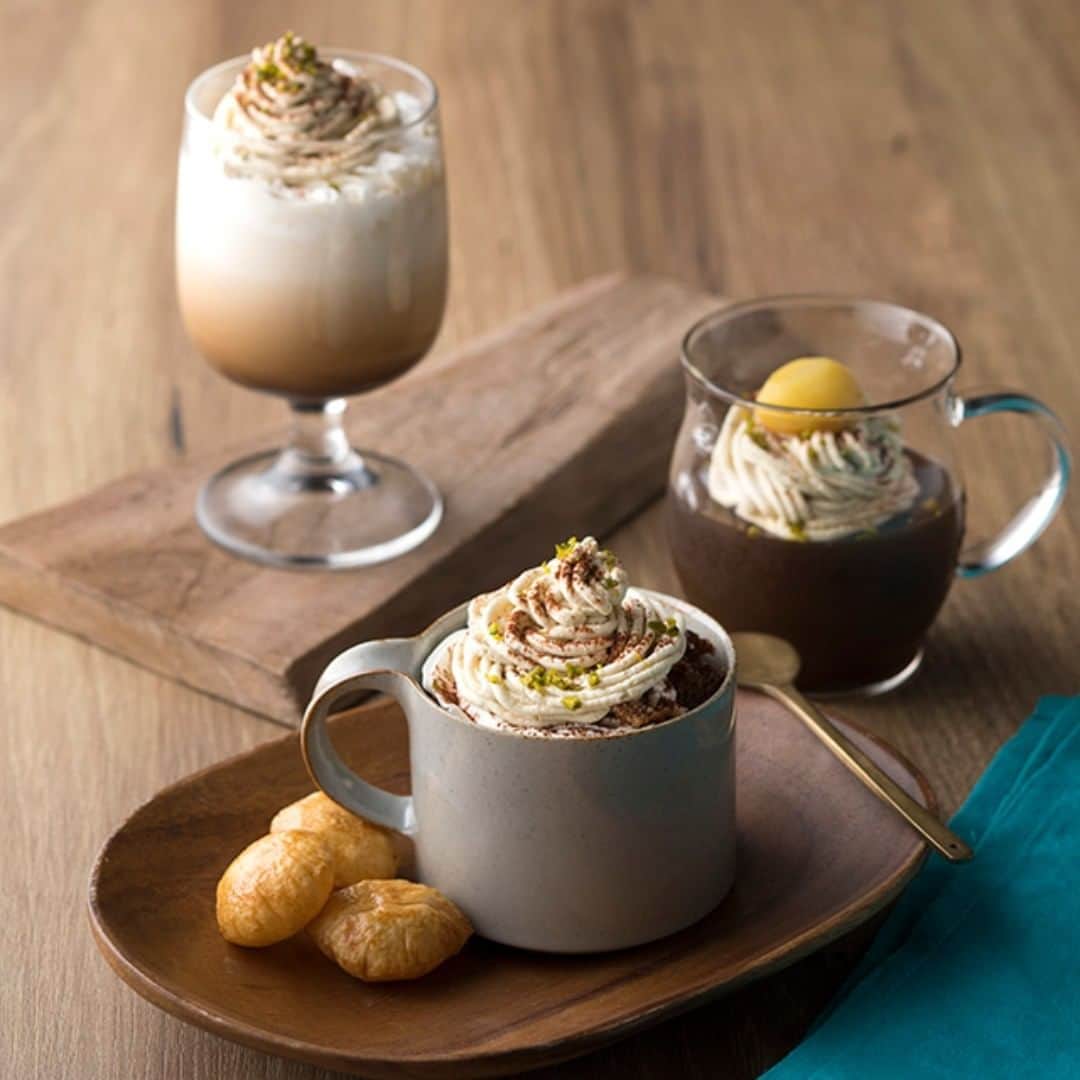 Courtyard by Marriott Tokyoのインスタグラム：「Our hotel proudly offers WAGURI Latte & Coffee Jelly, which allows you to enjoy the marriage of the elegant sweetness of Japanese chestnuts, an autumn delicacy, and fragrant espresso. We have added Coffee Jelly featuring GGCo. specialty coffee beans to our lineup on top of other popular items on our drink menu. Take a break during work, enjoy a relaxing moment or take afternoon tea while gazing over Chuo-dori Road as it welcomes in the autumn.😋🌰 秋の味覚、和栗の上品な甘みと香り高いエスプレッソのマリアージュをお楽しみ頂けるWAGURI Latte & Coffee Jellyをご用意いたしました。今回は、好評のドリンクの他に、GGCo.スペシャリティコーヒー豆を使用したコーヒーゼリーを新たにラインナップに加えました。秋めく中央通りをながめながら、仕事の合間や午後のティータイムに、ほっと癒されるひと時をお過ごしください。☕😁#latte #chestnuts  #cafe #coffee #Jelly #コーヒー #カフェラテ #栗 #エスプレッソ」