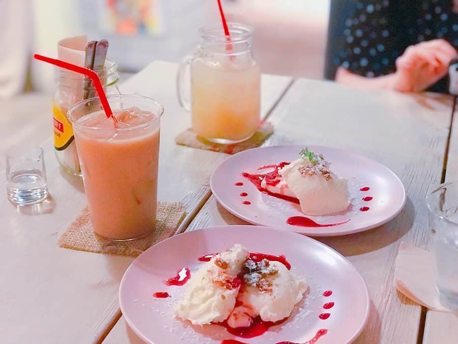 清水佐紀さんのインスタグラム写真 - (清水佐紀Instagram)「#福岡旅 . そういえば!!! もつ鍋屋さん行く前にカフェにも行ってた!! #☕️ #shirouzucoffee . . このレアチーズケーキめちゃんこ美味しかった。😋💘」10月2日 11時05分 - saki___shimizu