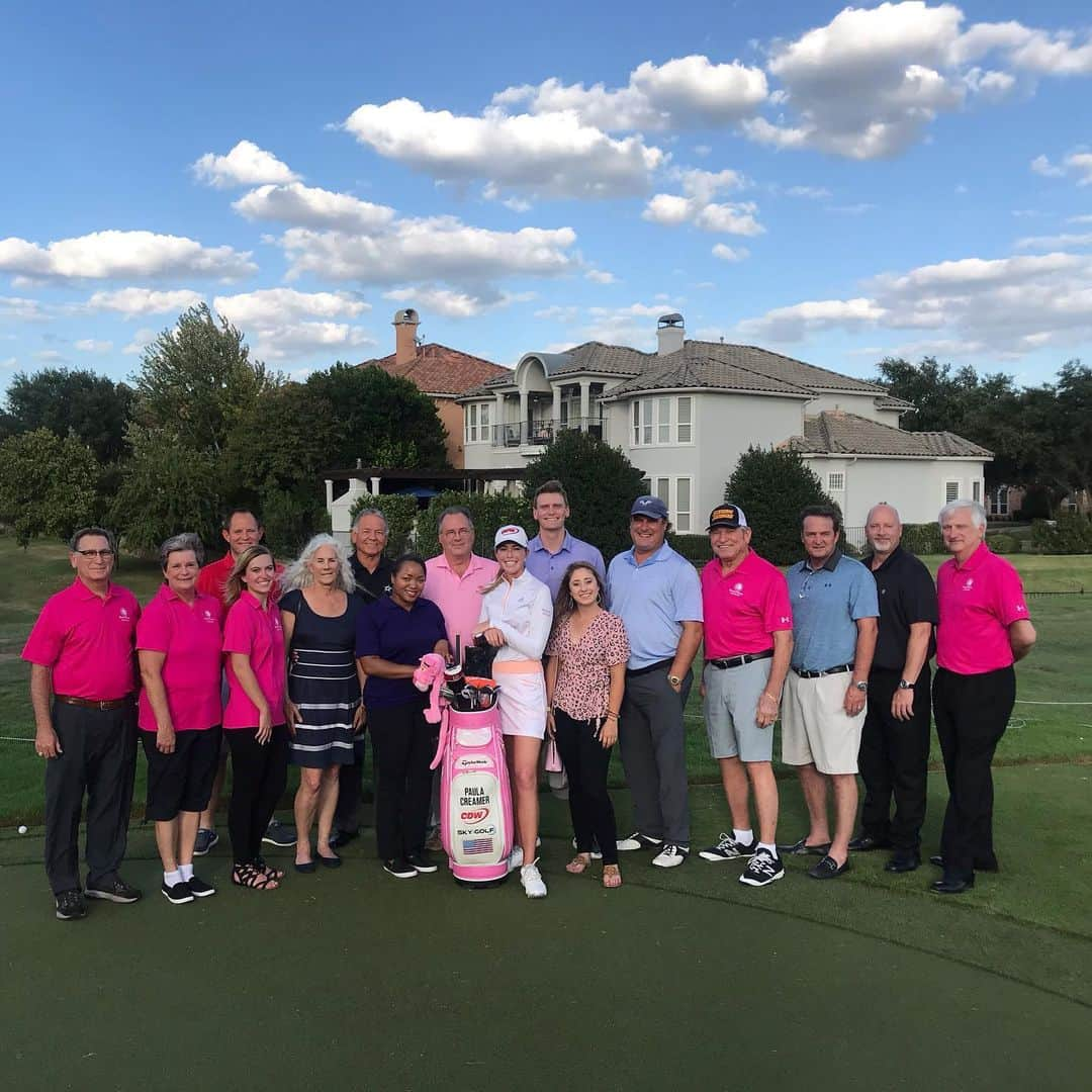 ポーラ・クリーマーさんのインスタグラム写真 - (ポーラ・クリーマーInstagram)「Great evening with @mutualofomaha here in Texas!!!!! I mean those pink shirts are everything!!!! #teamPC #partners ❤️😬」10月2日 11時40分 - paulacreamer1