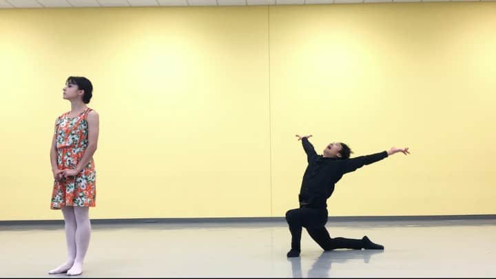 のインスタグラム：「Sometimes it feels better being  silly. . 数日前にYouTubeに投稿したマリーゴールド踊ってみたでづ . . #ballet #balletdancer #artist #maleballetdancer #dance #youtube #youtuber #バレエ #ダンス #アート #芸術 #マリーゴールド #踊ってみた」