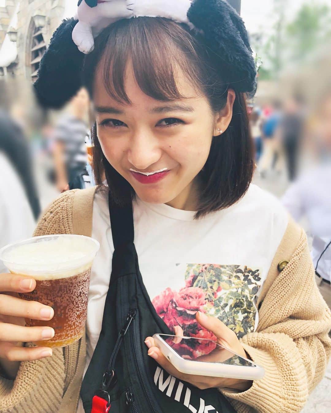仲谷香春のインスタグラム：「普通のビールは苦手だけどこっちのビールは飲めた🍻(スワイプしてね！→） #バタービール #usj」
