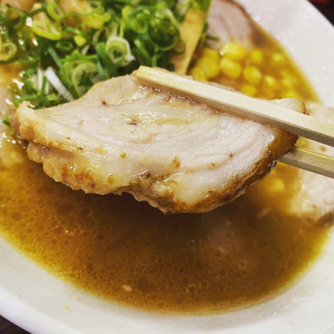 倉橋友和さんのインスタグラム写真 - (倉橋友和Instagram)「#薬膳系ラーメン の名店ですが、初めて#味噌ラーメン を注文🍜とても美味でした。 #藤味亭 #ラーメン #名古屋ラーメン #薬膳系 #好来系 #チャーシュー麺 #メーテレ #アナウンサー #倉橋友和 #倉めし」10月2日 13時51分 - nbn_kurahashi