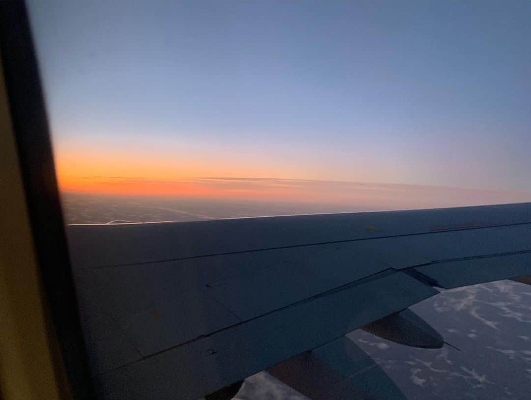 坂本美雨さんのインスタグラム写真 - (坂本美雨Instagram)「Vancouver → Montreal 文字通りRed-eye Flight ねむれなかったなぁ🙈」10月2日 14時09分 - miu_sakamoto