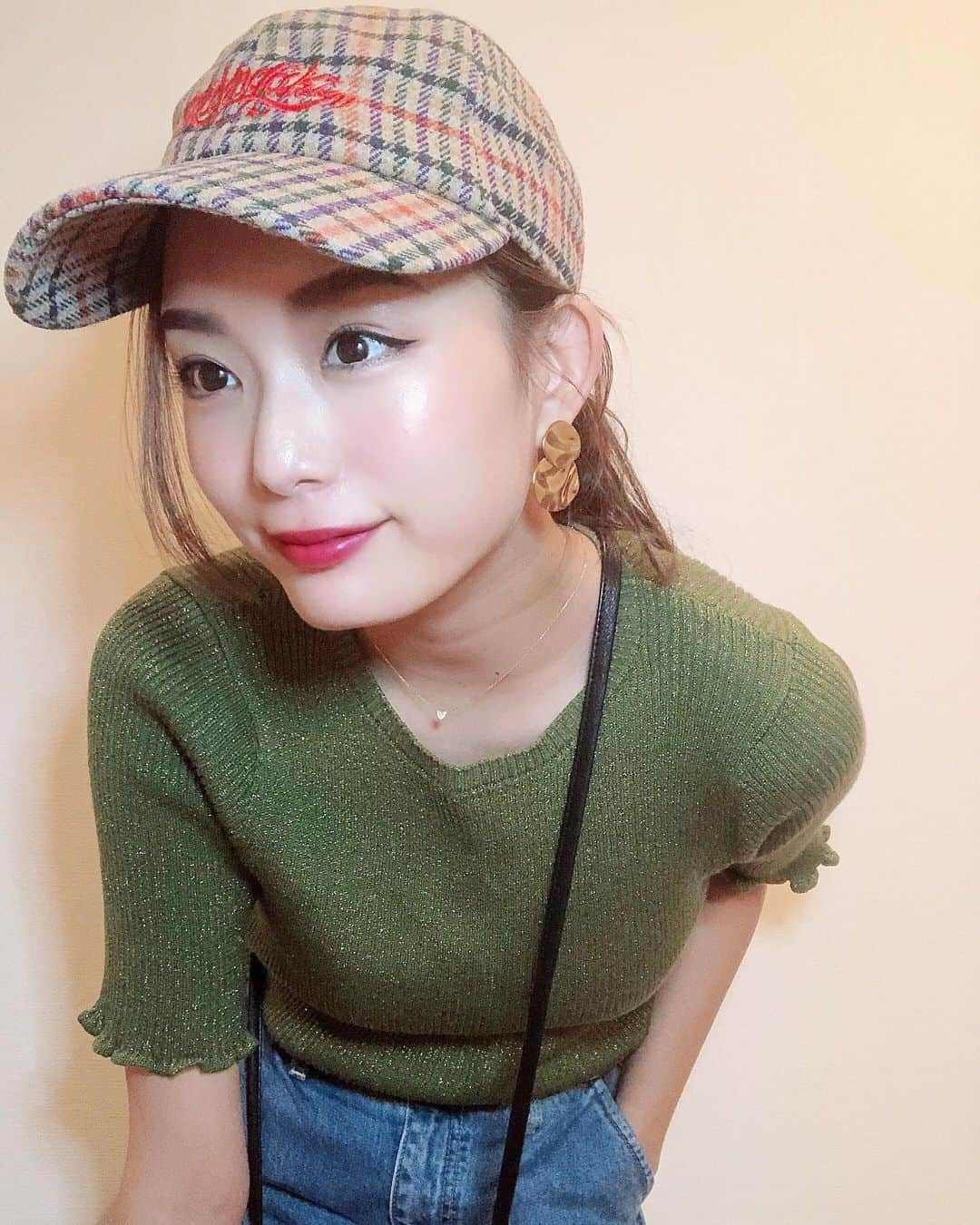 蜂谷晏海さんのインスタグラム写真 - (蜂谷晏海Instagram)「🧢🧢🧢 #どこ見てんねん #RAKUGAKI」10月2日 14時21分 - hachiyaami