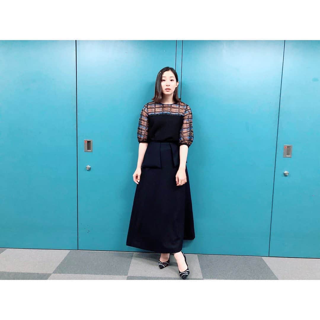のインスタグラム：「メイドインジャパン👗﻿ ﻿ トップス﻿ @mintglam_official﻿ ﻿ スカート﻿ @river_riverscent﻿ ﻿ イヤーカフ﻿ @river_riverscent﻿ ﻿ リング﻿ @grosseglace﻿ ﻿ ヘアピン﻿ @elaborate_complexbiz﻿ ﻿ 靴﻿ @dianashoespress」