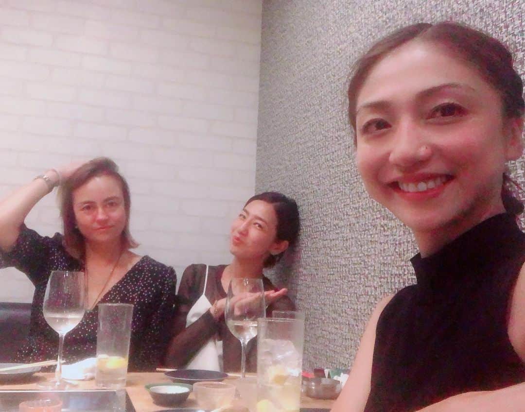 のインスタグラム：「えりか&愛海&あいり #中川愛海 #一日一回カンパイ」