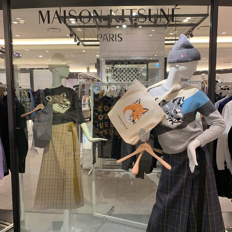 HANKYU.MODEさんのインスタグラム写真 - (HANKYU.MODEInstagram)「Maison Kitsuné FW19 COLLECTION Until 10/8 At 3F 『D.EDIT』 Event Space 詳しくはプロフィールURLをチェック！ #Hankyu #HANKYUMODE #umedahankyu #阪急うめだ本店 #うめだ阪急 #阪急百貨店 #osaka #umeda #mode #MaisonKitsune #メゾンキツネ #クリエイティブディレクター #ユニアン #キツネ #キツネモチーフ」10月2日 15時00分 - hankyumode