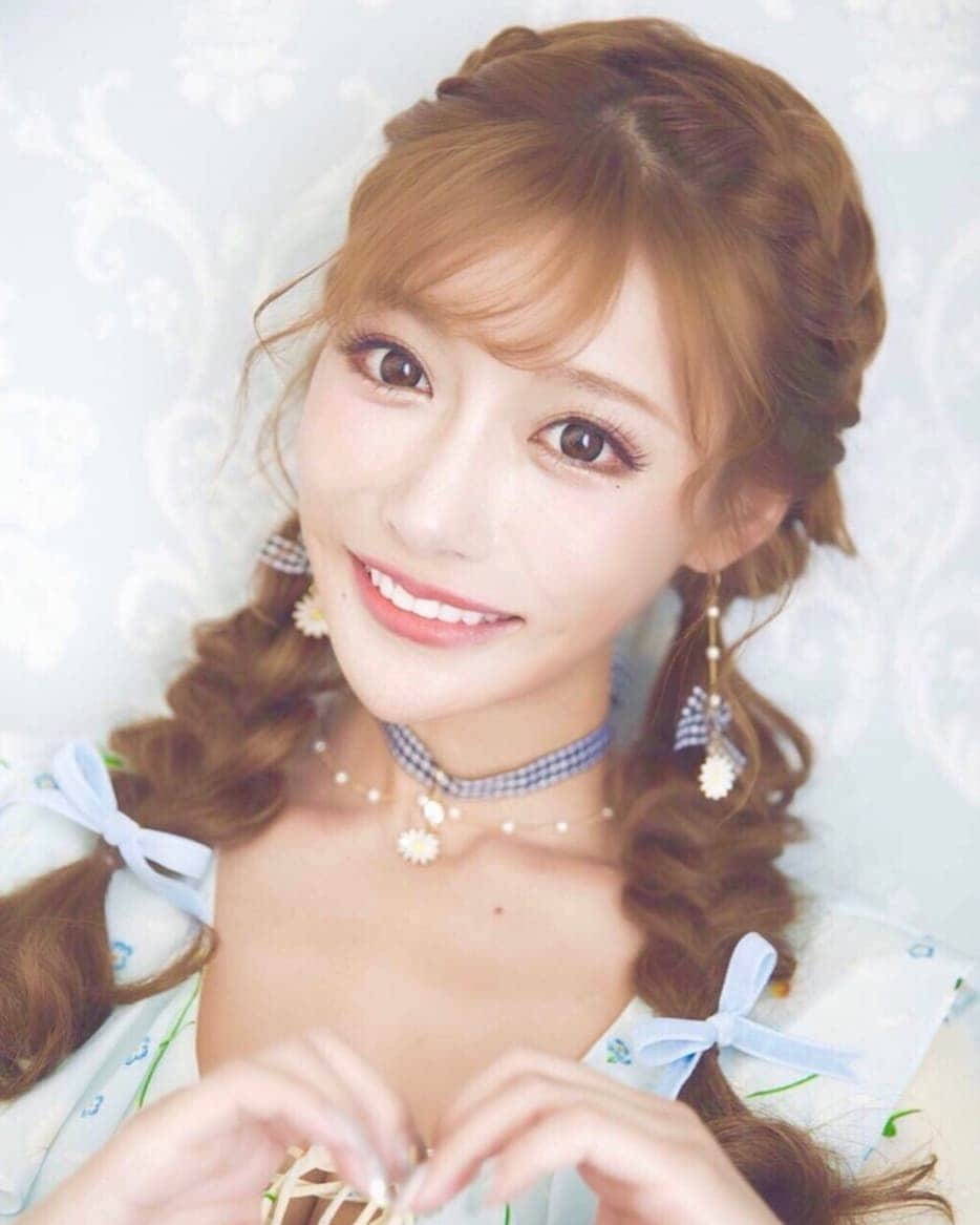 明日花キララ ファンページさんのインスタグラム写真 - (明日花キララ ファンページInstagram)「✨きぃちゃん✨誕生日おめでとう❗🎉🎂そしてクリニックopenもおめでとう❗大好きなきぃちゃん♪これからもずっと応援してまーす！ ※ #明日花キララ様 #明日花キララさん #明日花キララちゃん #きぃちゃん #きいたん #きぃたん #誕生日 #誕生日おめでとう #たんじょうび」10月2日 15時50分 - yousuke1033