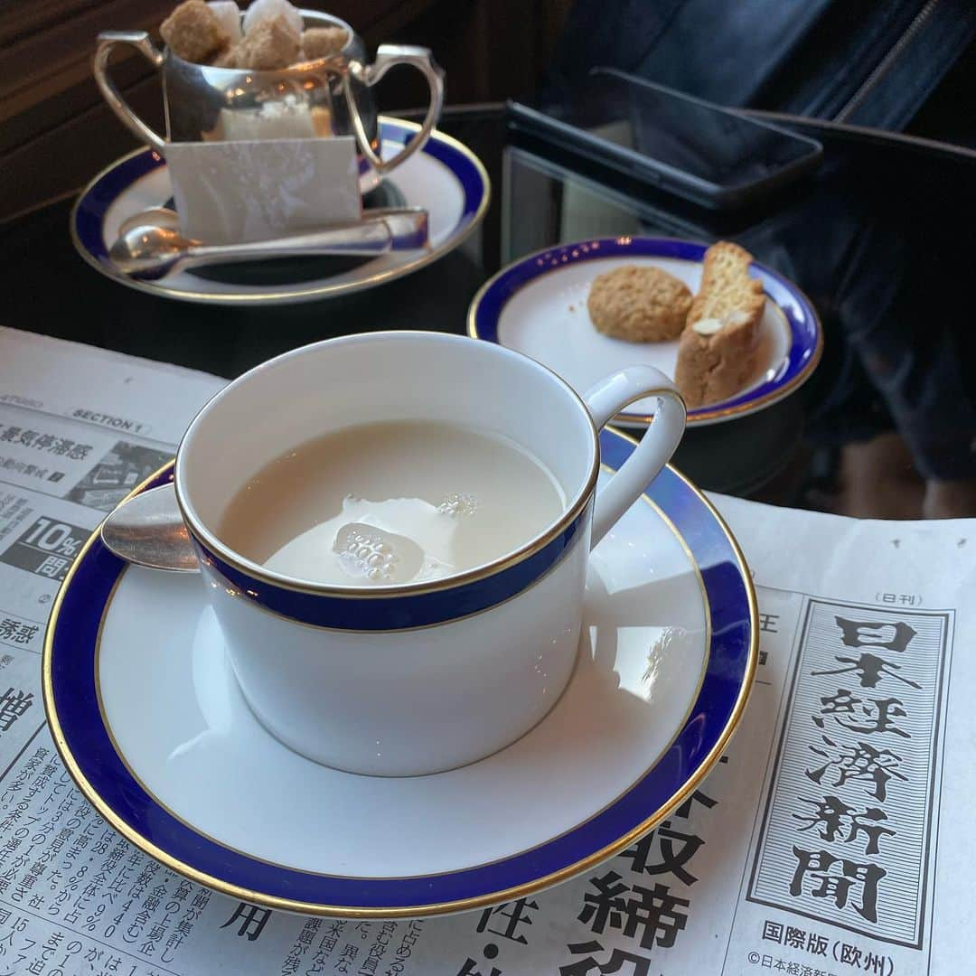 藤原ヒロシさんのインスタグラム写真 - (藤原ヒロシInstagram)「do nothing but a cup of tea  @donothingcongress」10月2日 17時45分 - fujiwarahiroshi