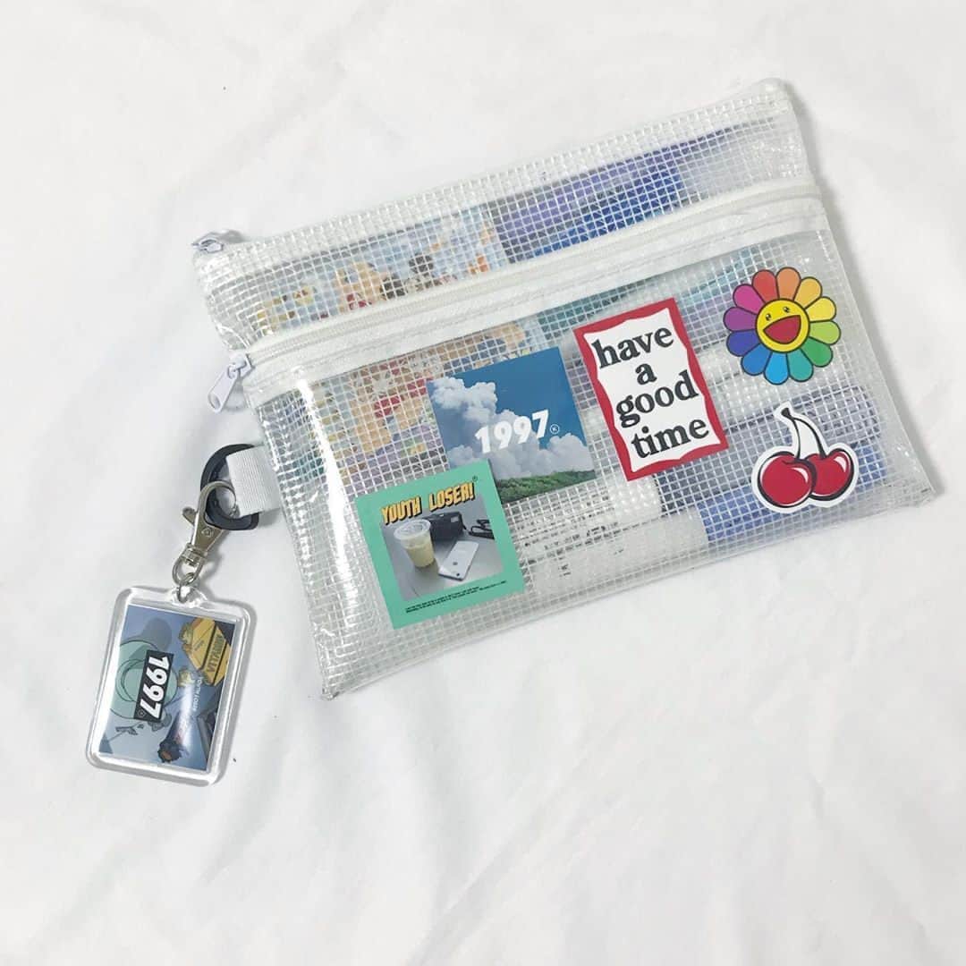 Meryさんのインスタグラム写真 Meryinstagram シンプルで機能的なこちらの筆箱は Daiso ダイソー Daiso Official のもの お気に入りのシールやキーホルダーでデコって 世界に一つだけのペンケースを作り上げましょう お気に入りのペンケースなら 勉強