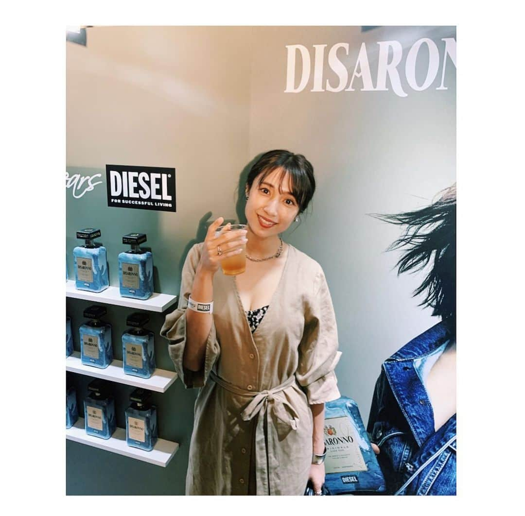 広瀬未花さんのインスタグラム写真 - (広瀬未花Instagram)「DISARONNO✖︎DIESEL ディサローノ アマレット ディーゼル限定ボトルが10月新発売♪ Launch party にご招待頂き、スタイリストのゆきえさんと行ってきました♪ ・ 普段はワイン・ウィスキー派なので、アマレットってかなり久々に飲んだけど甘すぎなくて美味しかった❤️ barで「何飲む？」って聞かれた時「アマレットがいいな」って言ってみたいです笑🍹 ・ ・ コラボボトル発売に合わせ、10月2日（水）から31日（木）東京・渋谷でcocotiビル3階でポップアップラウンジを開催してるので、是非行ってみてね♪ ・ ・ ワンピースは羽織りとしても使える @to_the_sea_hawaii のもの♪ 涼しくなったら秋服きて、テラスで飲みたいな❤️ ・ ・  #disaronnoweearsdiesel　 #disaronno  #diesel #ディサローノ  #アマレット #お酒のはなし♡」10月2日 18時25分 - micahirose