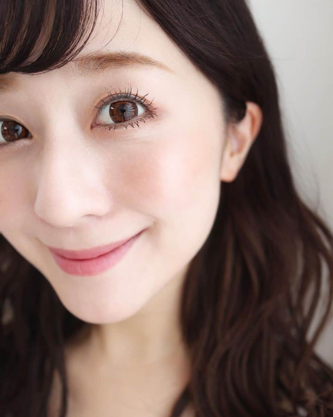 水野佐彩さんのインスタグラム写真 - (水野佐彩Instagram)「・ あんりちゃん はるぴと 美味しい紅茶を飲みに行ったよ☕️💕 イメージに合わせてカップを選んでくれた❤️ 香りがふぁ〜って広がって 本当に美味しくて🥺💕 すごくゆっくりできるし 絶対また行く。 フレンチトーストも食べたいなあ🤤🥞 そのあとみんなで靴を探しに👀 欲しいのが3ヶ月かかるものだったので 春に向けて年明けにオーダーしようと思います☺️ ふたりが色々知ってるから たくさん教えてもらえた❤️ 楽しかったなあ。あっという間の時間🤷🏽‍♀️❣️ お洋服やコスメなどはすべてタグつけました🏷❤️ #サロンドテラヴォンド #表参道カフェ #紅茶屋さん #ティーサロン #strooney #セントルーニー #amelie #salondetheluvond #salondethéluvond #今日のメイク #秋メイク #お気に入りコスメ」10月2日 18時31分 - saaya_mizuno