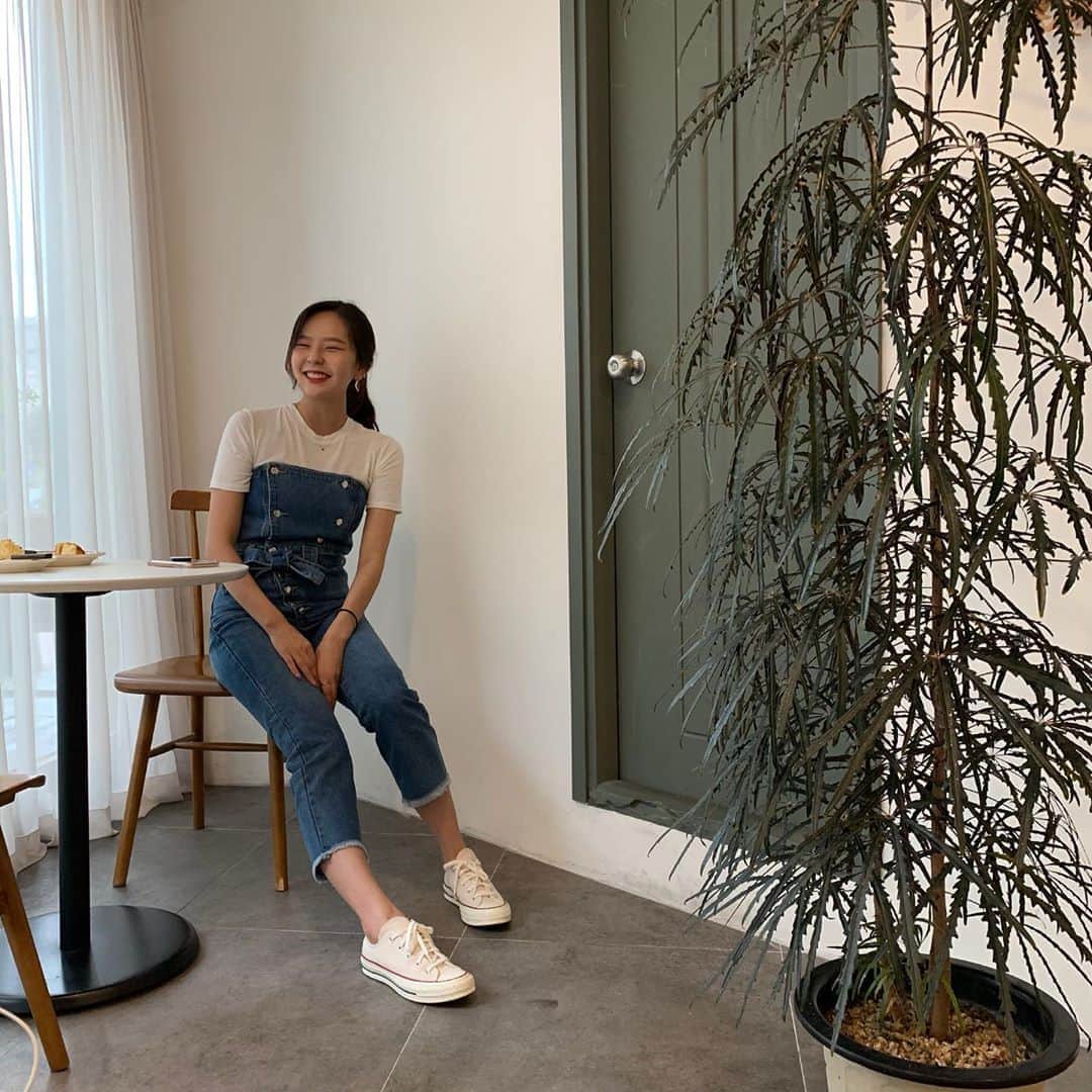 キム・ナヒョンのインスタグラム：「나횽킴 #패션 ෆු(≧∀≦)ෆු」
