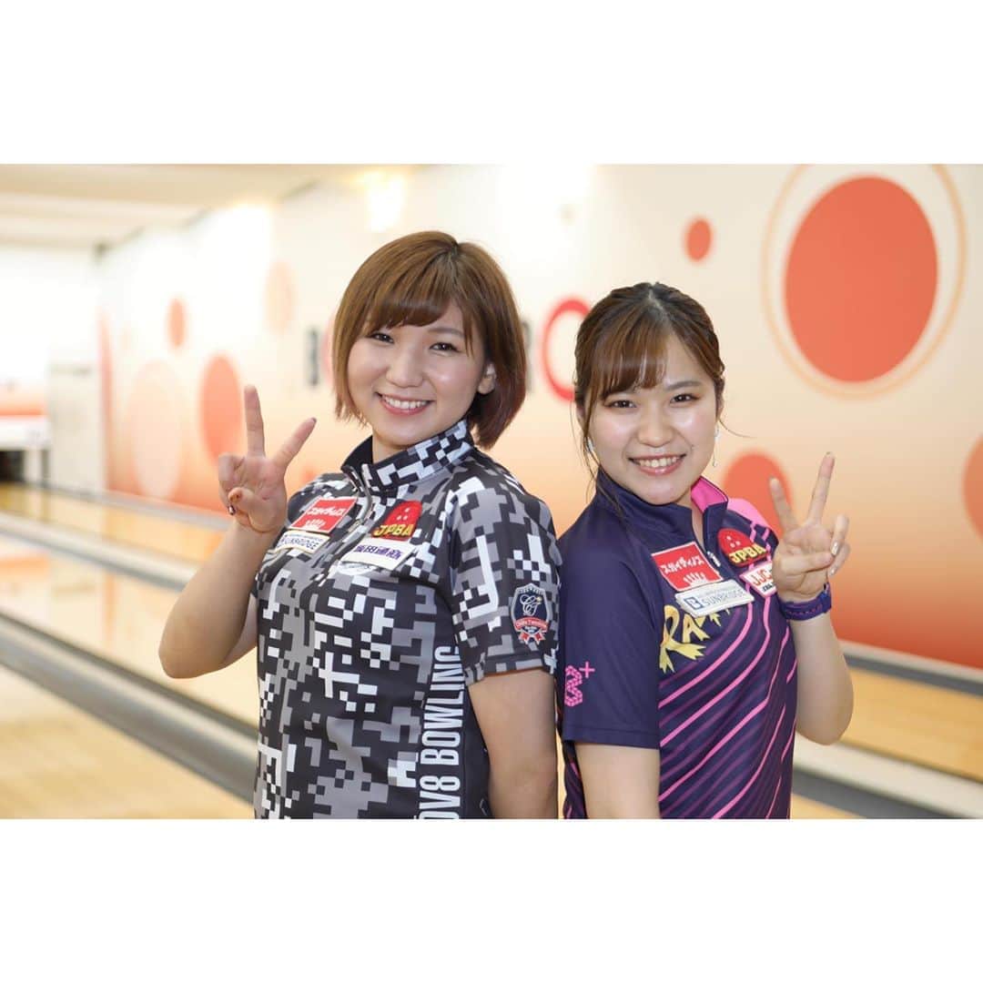のインスタグラム：「久しぶりに小夏プロとチャレンジ💓 たくさんのご参加ありがとうございました‼️ 色々ハプニングあったけど🤭（笑）  #チャレンジマッチ #ご参加ありがとうございました #ボウルアロー八尾店 様 #ボウルアロー松原店 様 #ボールは #DV8 #ナイトプロウラー　#1000番当てたらめちゃ良くなった✨ #田代小夏プロ　#寺下智香プロ #ボウリング #プロボウラー #スガイディノス #サンブリッジ #飯田通商」