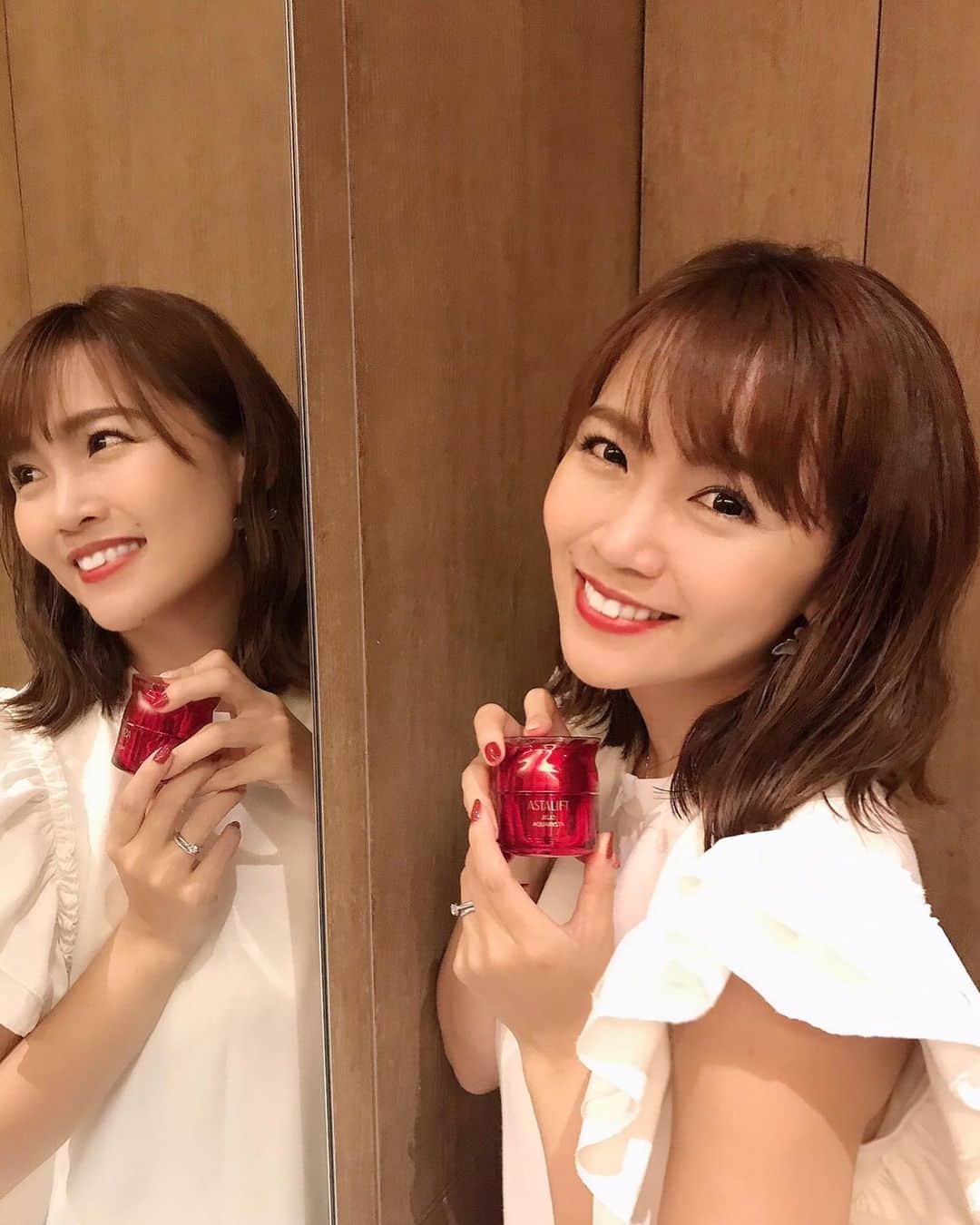 のインスタグラム：「#beauty ✨ ． ． 子供を産んでから、乾燥肌がひどくなり…😭 今までは気にしなかったのに、、と思うことがたくさん💦💦 そんなことを相談したら、友達にオススメしてもらって使い始めた#アスタリフト ‼️ ． 9/1にアスタリフトから「ジェリーアクアリスタ」が発売されたので、使うことにしてみました🤗🤗 一週間使ってみたよ🙌 化粧水前に先行美容液として使うんだけど、とにかくよく浸透してくれる🥺✨ 翌朝の潤い感も違くて、もっちりしてるの🥺🥺🥺 なにこれ、感動😭💕 ． このまま使い続けて、また使用感など投稿するねっ🤗 ． @astalift_japan  #アスタリフトジェリー#セラミド#先行美容液#保湿ケア#pr#美容#乾燥肌#肌の悩み#美容好き#美容好きさんと繋がりたい#肌ケア#綺麗になりたい#ママ#産後#産後ケア#２児のママ#肌の変化#30代の肌ケア#30代」