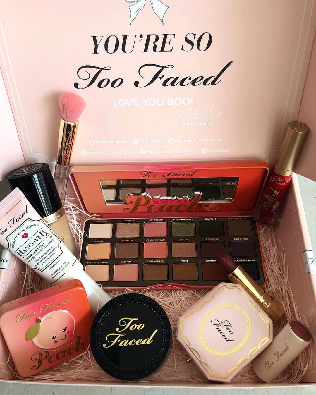 美舟さんのインスタグラム写真 - (美舟Instagram)「❤︎too face❤︎ なんとも可愛い。 peachの香りがするの。 女の子の心をくすぐる感じね💋  #too face #女の子 #peach」10月2日 19時11分 - mifune2014