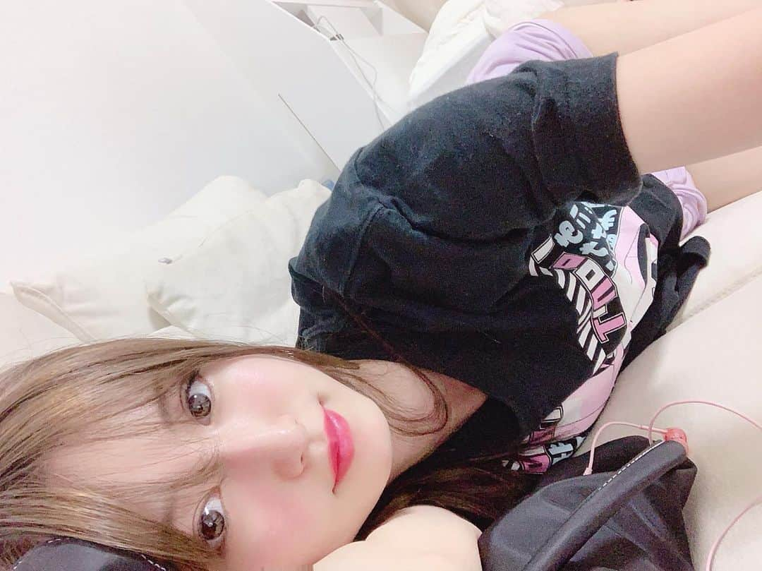 阿部菜渚美さんのインスタグラム写真 - (阿部菜渚美Instagram)「☺︎ この間お初の、前髪髪質改善を🤗  ペタっとはせず、内側のクセがなくなって セットがしやすくなりました🌈やったぁ~☺︎☺︎ ・ #前髪#髪質改善#美容#hair#hairstyle#make #loneess#ヘアースタイル#ヘアーアレンジ」10月2日 19時14分 - nanami_abe73