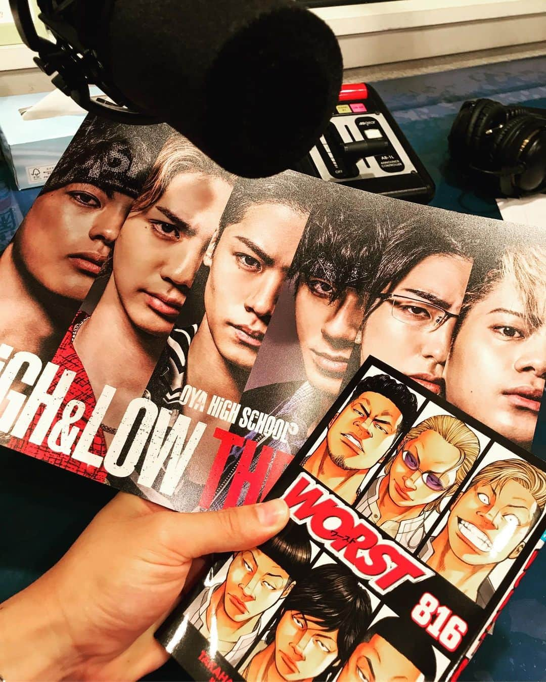 平沼紀久さんのインスタグラム写真 - (平沼紀久Instagram)「映画館にて見れば 皆さん貰えますよ‼️ 入場者特典のWORST816巻📙  そして、3種類あるパンフレット‼️ あなたは、どれにするのかな⁉️😁 さあ、  10月4日 HiGH&LOW THE WORST 公開✨✨✨ #HiGH_LOW  #WORST」10月2日 19時19分 - norihisahiranuma