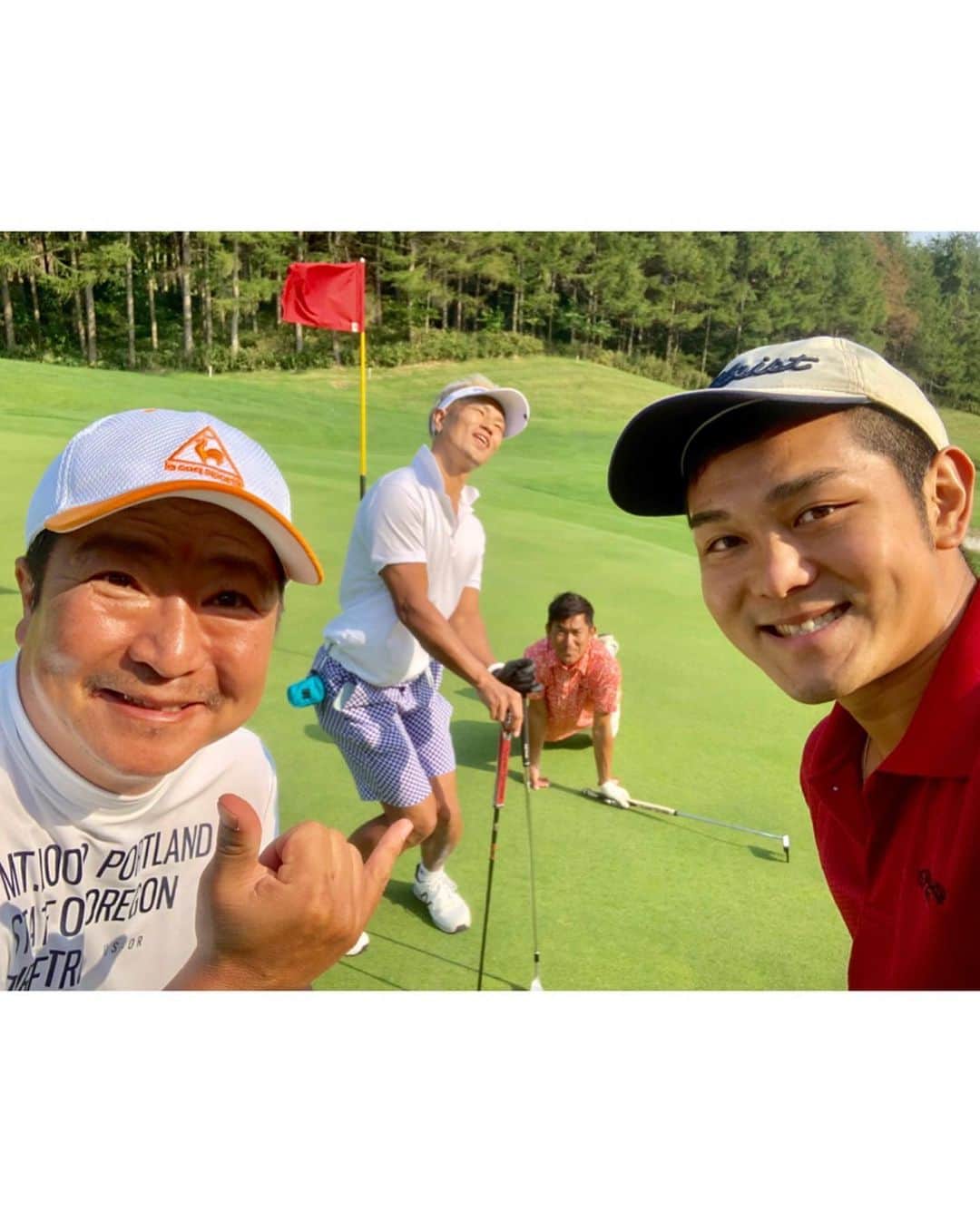 城戸康裕さんのインスタグラム写真 - (城戸康裕Instagram)「北海道きた☺️🐄☀️ ・ パンツスポンサーの『ニチエネ』さんの社員旅行に乱入😆 ・ タイのゴルフ場にはオオトカゲ、北海道にはヤックルがいる笑🦌 ・ #もののけ姫 #ヤックル #多分ふつうの鹿笑 @recruitnichiene #北海道 #札幌 #golf #ゴルフ」10月2日 19時25分 - yasuhiro.kido