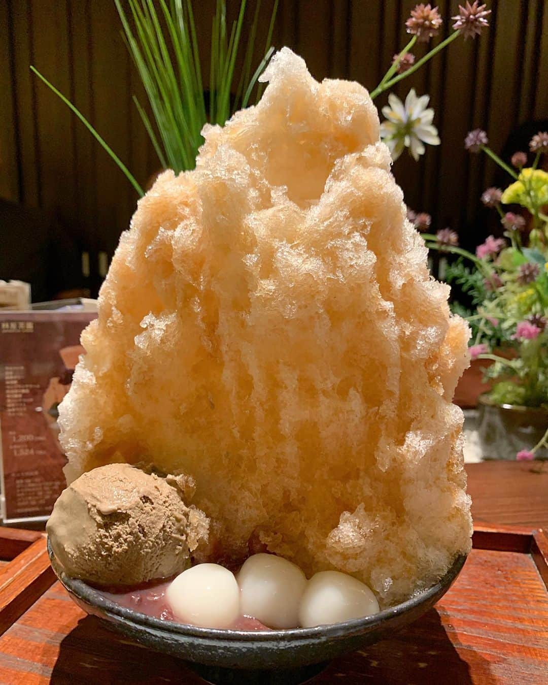 得あゆさんのインスタグラム写真 - (得あゆInstagram)「ここのかき氷好きだった🍧💚 抹茶とほうじ茶🥺✨ 横浜のSOGOに入ってる林屋茶園💚 @kyohayashiya 💚💚💚 パフェ系もたくさんあってまた行きたい🥺💚 ・ ・ ・ ・ ・ ・ ・ ・ ・ ・ ・ #かき氷#アイスクリーム#抹茶#ほうじ茶#林屋茶園#おやつ#スイーツ#デザート#ダイエット#ヘルシー#美味しい#グルメ#食べ歩き#秋#横浜#秋服#ファッション#お洒落#インスタ映え#カメラ女子#写真#ベレー帽#お買い物#icecream#greentea#japanesefood#béret#check#autumn#yokohama」10月2日 19時38分 - tokuayu819