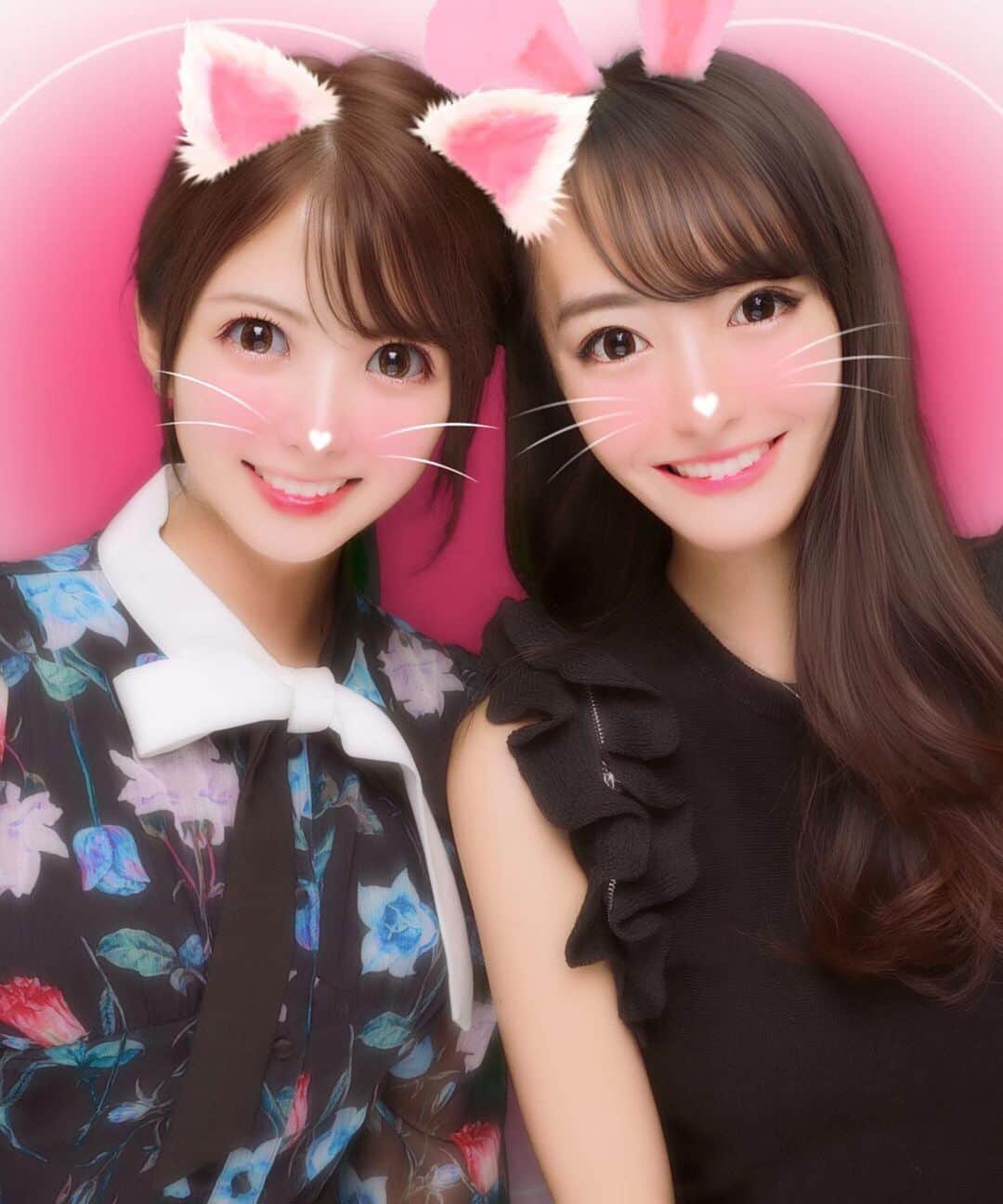 岡田栞奈のインスタグラム：「最近プリクラに ハマってるの🥰❤️ 友達と会ったら絶対 「プリ撮ろう♡」 ってゆっちゃう(笑) たのしい😆✨✨✨ #プリクラ #高校生ぶり #最近ハマってるもの  #3年ぶりの再会 #同い年 #女子会 #映画デート」