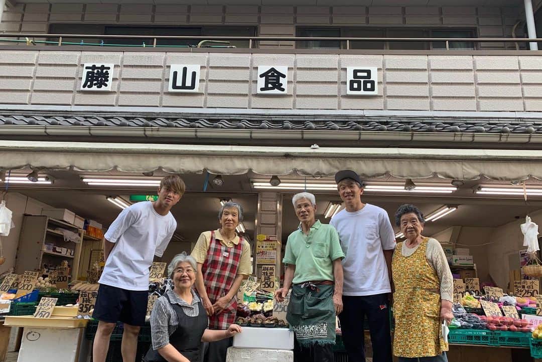 宮崎幾笑さんのインスタグラム写真 - (宮崎幾笑Instagram)「応援していただいている商店街の方々に挨拶をさせてもらいました！ そういえば、謙佑くんドロンパに指かじられてたな〜😏」10月2日 19時52分 - kiwara_miyazaki