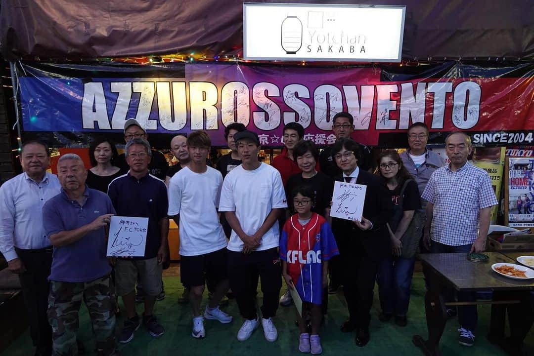 のインスタグラム：「応援していただいている商店街の方々に挨拶をさせてもらいました！ そういえば、謙佑くんドロンパに指かじられてたな〜😏」