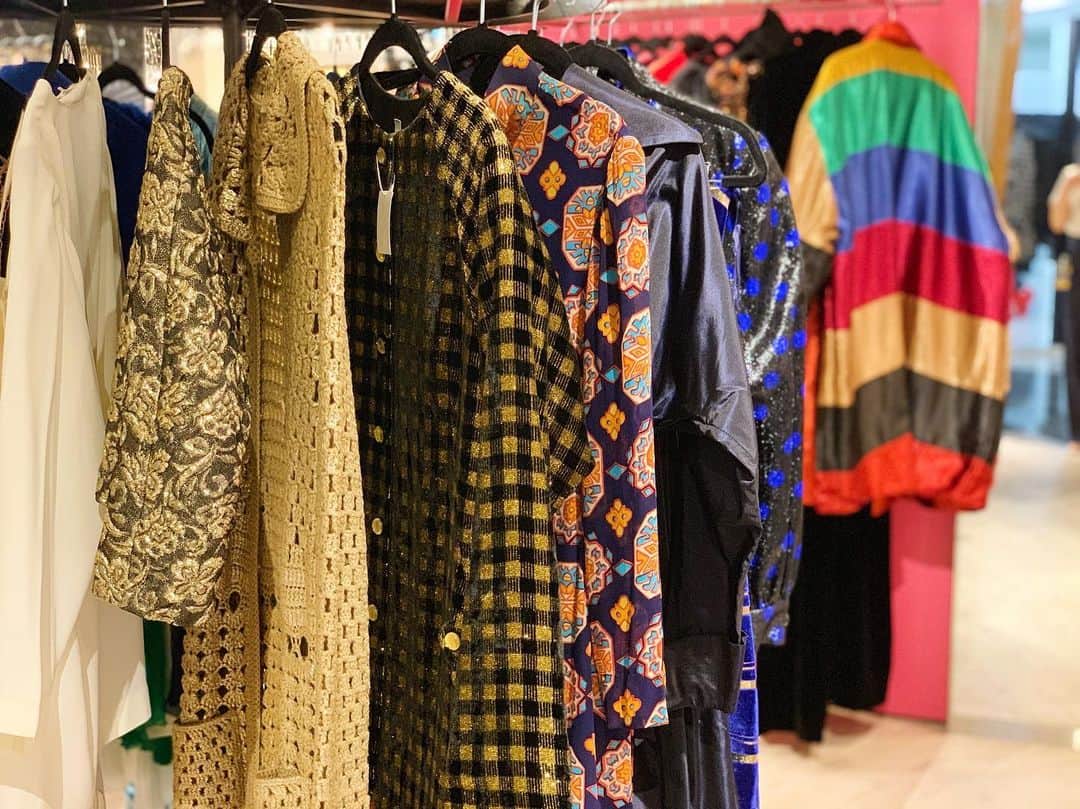 ISETAN PARK netさんのインスタグラム写真 - (ISETAN PARK netInstagram)「『SPUR』創刊30周年を記念した、モードなショッピングモールが伊勢丹新宿店に出現💐﻿ ﻿ NY🗽ヴィンテージマーケット﻿ ここでしか手に入らない１点物を✨✨﻿ ﻿ SPUR MALL﻿ 2019.10.2 wed - 10.8 tue﻿ 伊勢丹新宿店本館3階＝センターパーク/ザ･ステージ＃3﻿ ﻿ @spurmagazine﻿ #spur #suprmagazine #spurmall #fashion #vintage #vintagefashion #NY #NYfashion﻿ #シュプール #シュプールモール #ファッション#ヴィンテージマーケット #ヴィンテージ #ヴィンテージファッション #ファッション #モード #NYファッション #古着 #新宿 #伊勢丹 #新宿伊勢丹 #伊勢丹新宿店﻿」10月2日 20時06分 - isetan_shinjuku