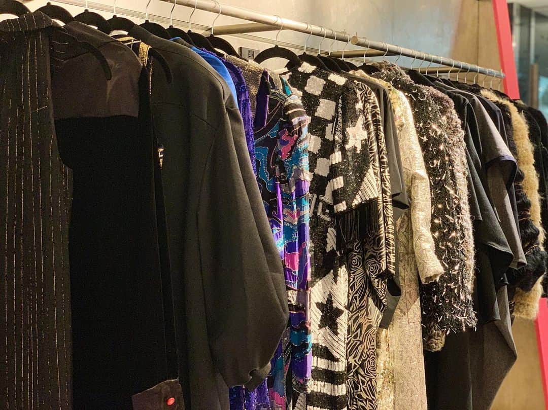 ISETAN PARK netさんのインスタグラム写真 - (ISETAN PARK netInstagram)「『SPUR』創刊30周年を記念した、モードなショッピングモールが伊勢丹新宿店に出現💐﻿ ﻿ NY🗽ヴィンテージマーケット﻿ ここでしか手に入らない１点物を✨✨﻿ ﻿ SPUR MALL﻿ 2019.10.2 wed - 10.8 tue﻿ 伊勢丹新宿店本館3階＝センターパーク/ザ･ステージ＃3﻿ ﻿ @spurmagazine﻿ #spur #suprmagazine #spurmall #fashion #vintage #vintagefashion #NY #NYfashion﻿ #シュプール #シュプールモール #ファッション#ヴィンテージマーケット #ヴィンテージ #ヴィンテージファッション #ファッション #モード #NYファッション #古着 #新宿 #伊勢丹 #新宿伊勢丹 #伊勢丹新宿店﻿」10月2日 20時06分 - isetan_shinjuku