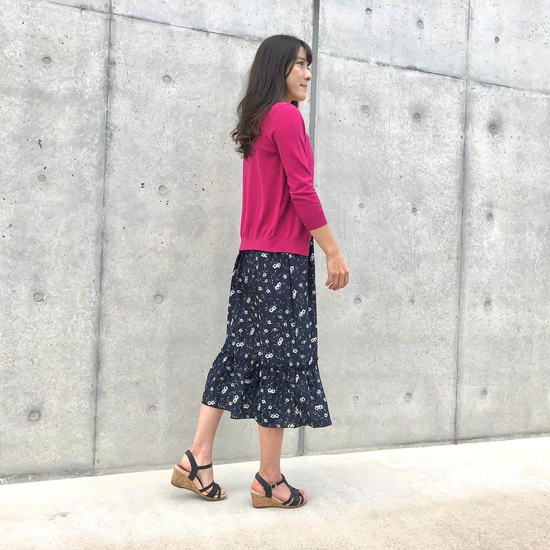 大田理裟のインスタグラム：「もう10月って早すぎるなぁ〜☺️💦 今月は明後日からの茨城国体と、あと２つ大会に出る予定なので、競技に集中する１ヶ月になりそう😄 来月は撮影が何件か入ってるので体調管理もしっかりしないとな😏💕たくさん予定があって充実してて嬉しい。1日1日を大切にして後悔しない日々をすごそう☺️✨ ワンピース :  @17kg_official  形が綺麗で着やすいし、シワになりにくいので扱いやすく、お気に入りの花柄ワンピ😍💖」