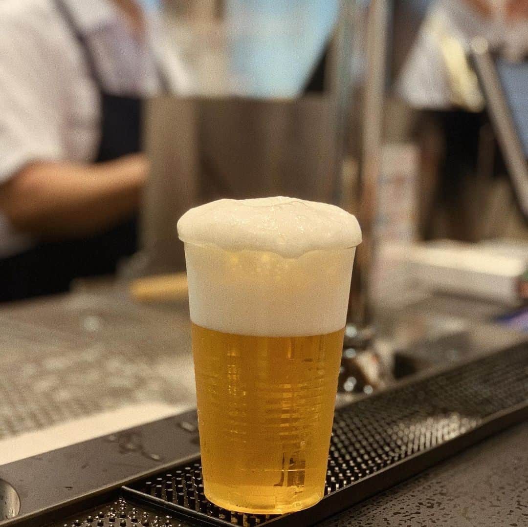 HISANAさんのインスタグラム写真 - (HISANAInstagram)「昨日は、ekieのプレオープンへ！  ビールスタンド重富で @ma24_aaa 夫婦と🍻♡ 二度注ぎと三度注ぎを飲み比べたんだけど、三度注ぎは特に泡がクリーミーでとっても美味しかった🤤  以前から気になっていた立町カヌレもGETして帰りました♡  #ekiekitchen#ekie #エキエキッチン」10月2日 20時59分 - hisana22